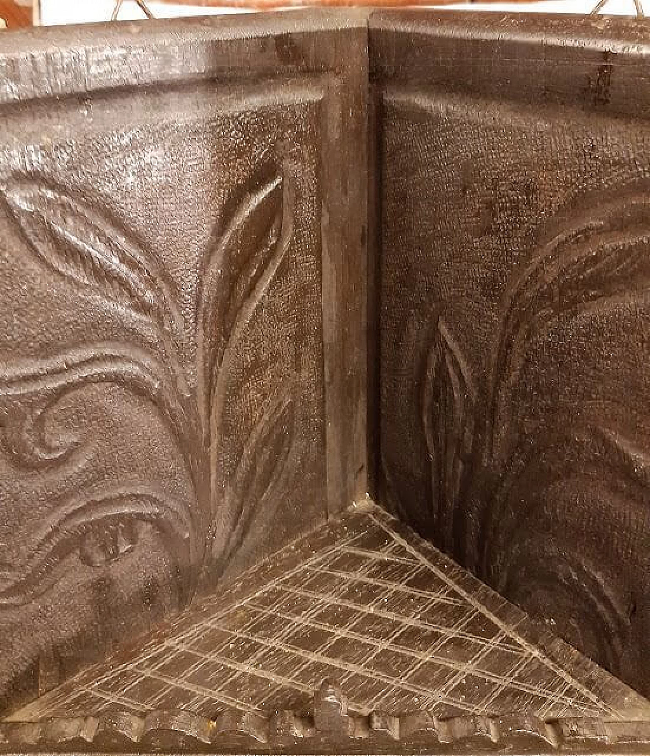 Carved wooden corner cabinet, early 20th century 1257365