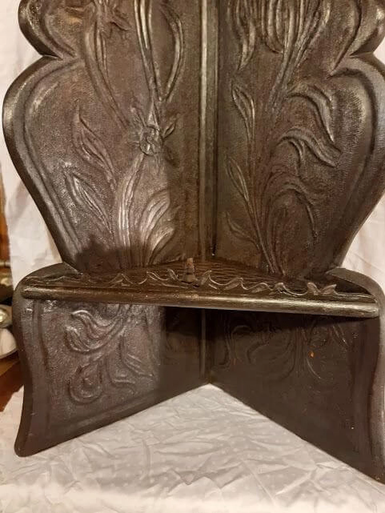 Carved wooden corner cabinet, early 20th century 1257366