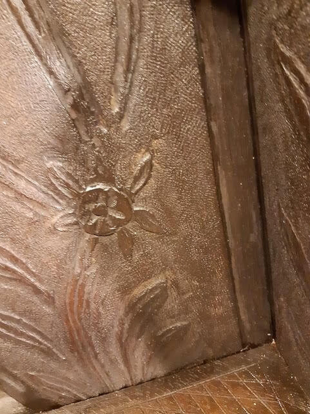 Carved wooden corner cabinet, early 20th century 1257375