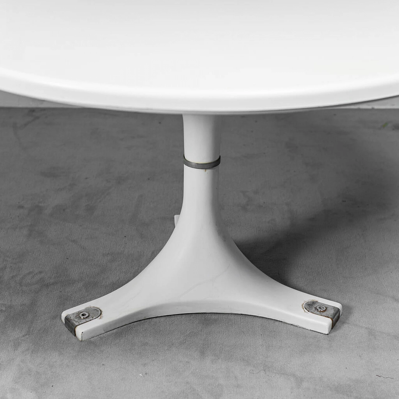 Round table 4997 by Anna Castelli and Ignazio Gardella for Kartell, 60s 1257591