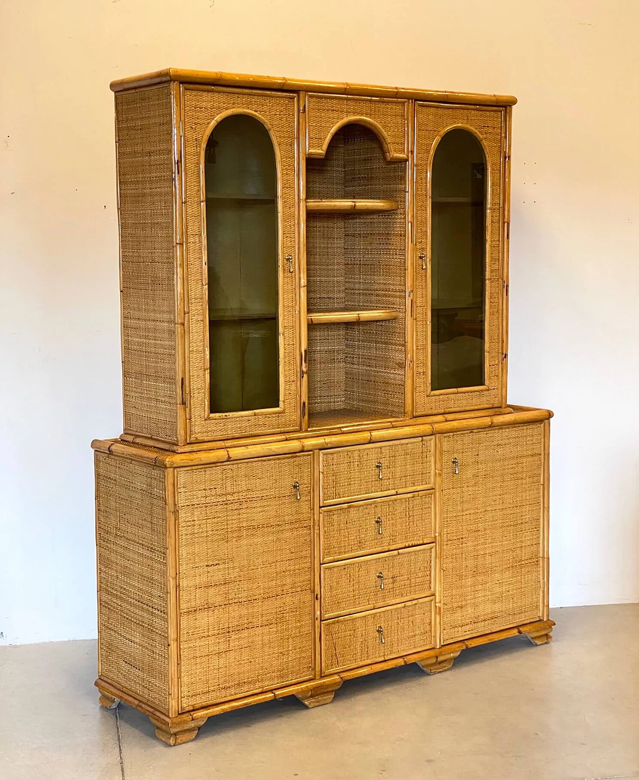Credenza con alzata in bambù e vimini, anni '70 1257767