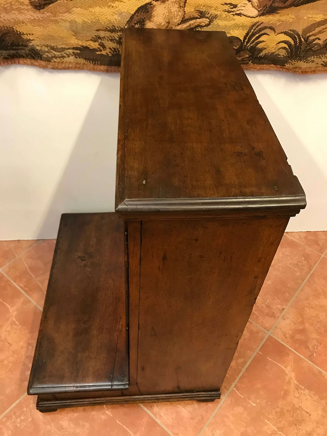 Piedmontese walnut kneeler, late 18th century 1258481