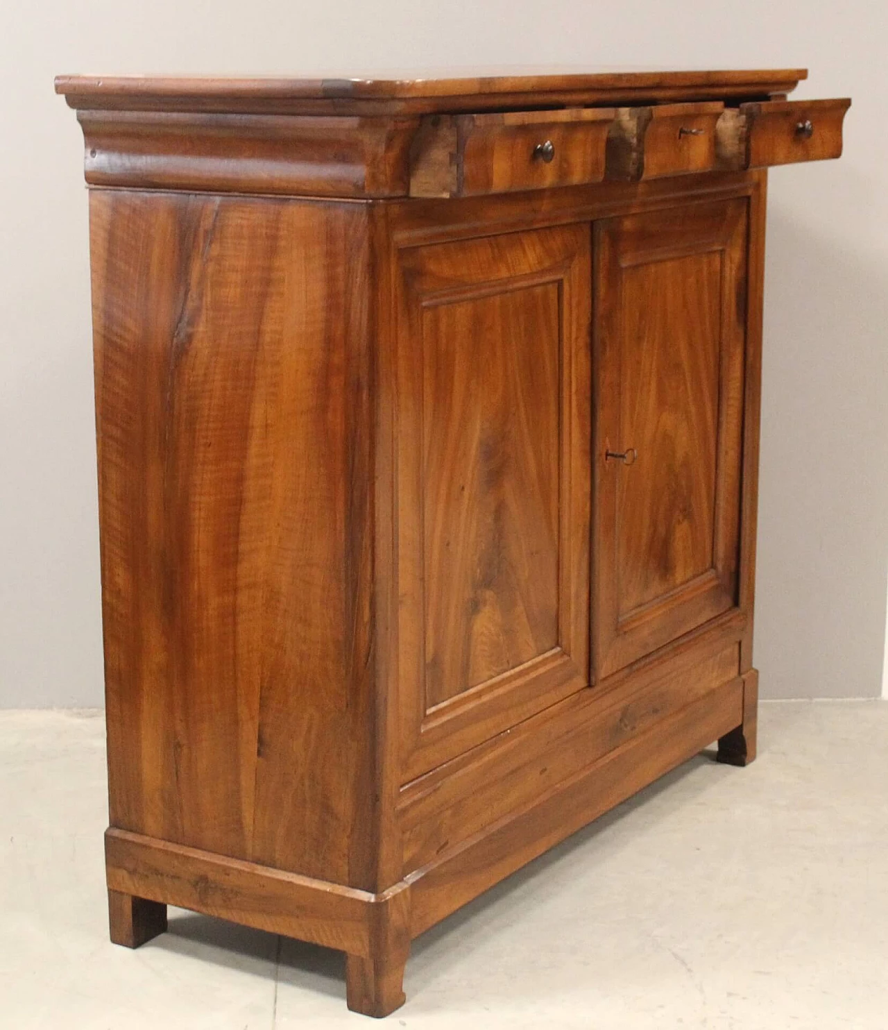 Louis-Philippe Capuchin sideboard in solid walnut, 19th century 1259197
