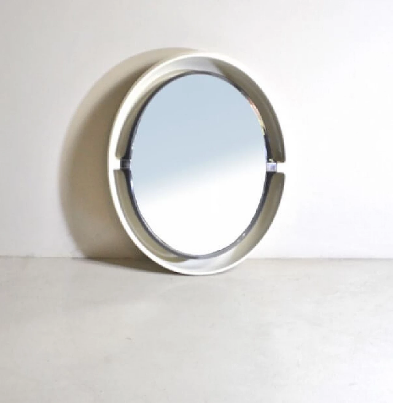 Space Age backlit mirror in plastic by Allibert, 70s 1259330