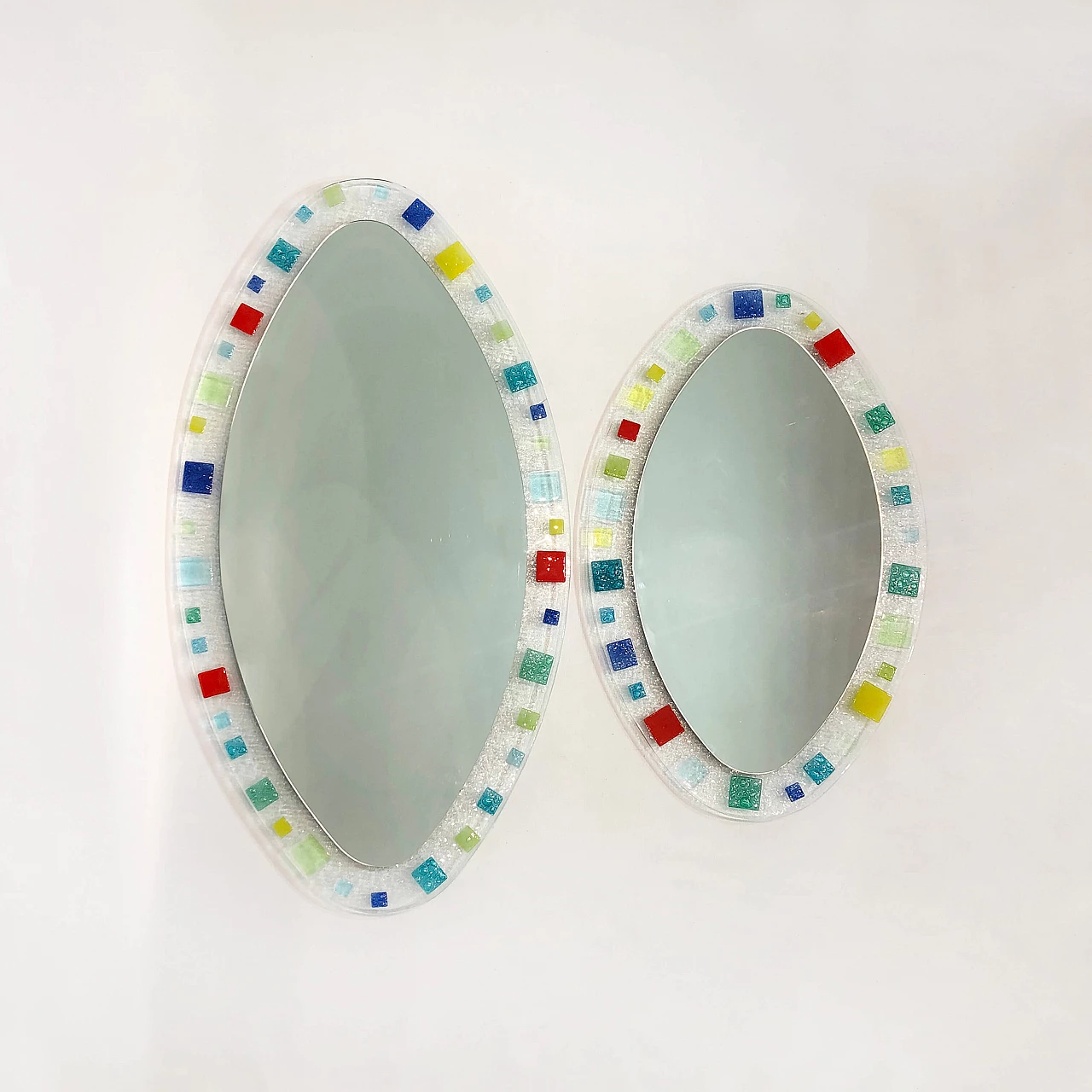 Small oval mirror in Murano glass, 1970s 1260270