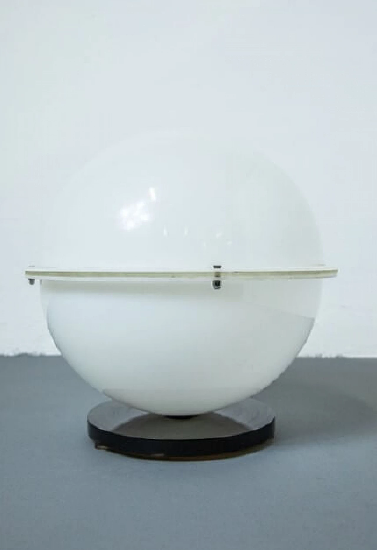 Lampada da tavolo in plexiglass, anni '70 1261568