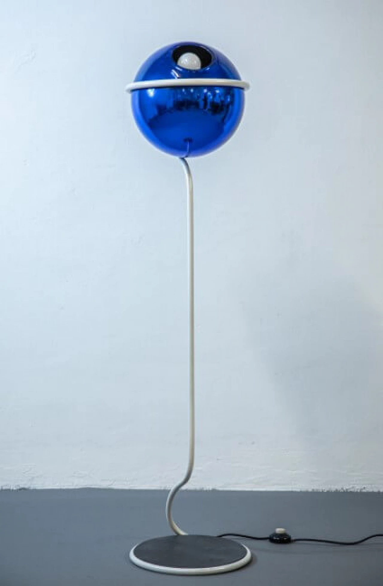 Floor lamp in the style of Reggiani in metal and blue Murano glass, 60s 1261580