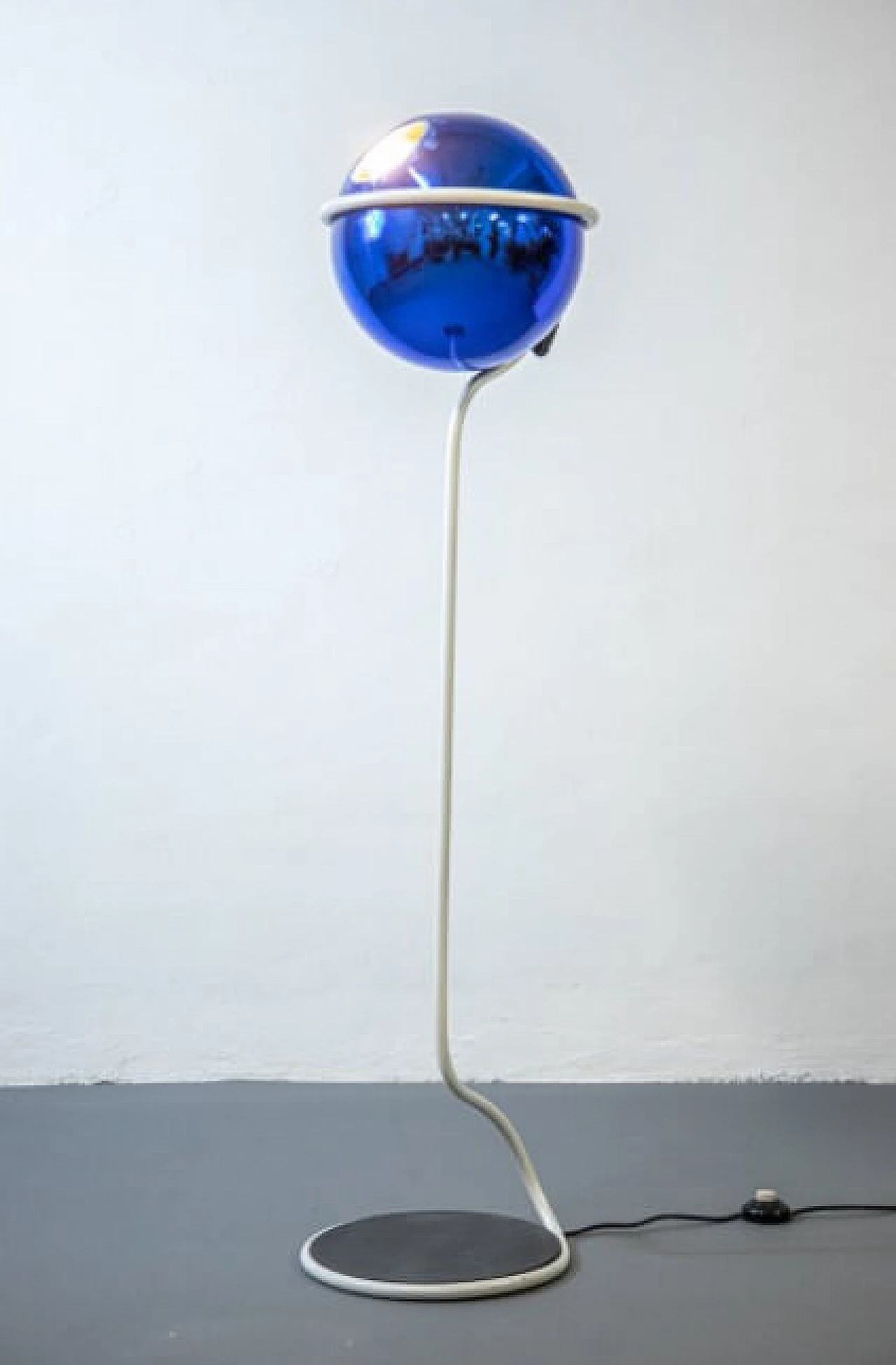 Floor lamp in the style of Reggiani in metal and blue Murano glass, 60s 1261584