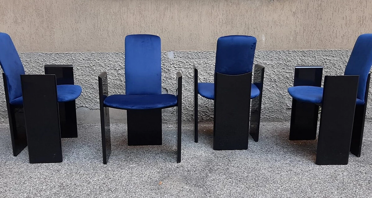 5 Chairs in black lacquered wood and electric blue velvet by Arflex, 60s 1262050