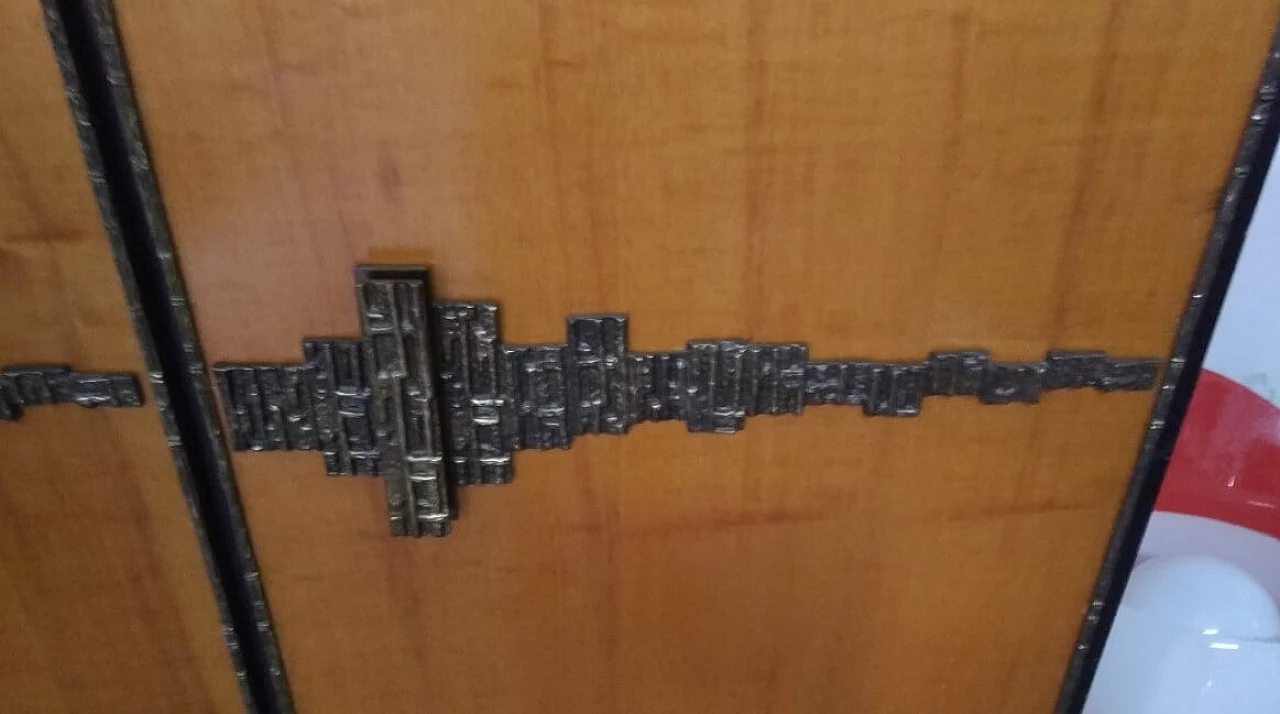 Armadio in macassar, ebano e bronzo di Luciano Frigerio per Desio, anni '50 1262229