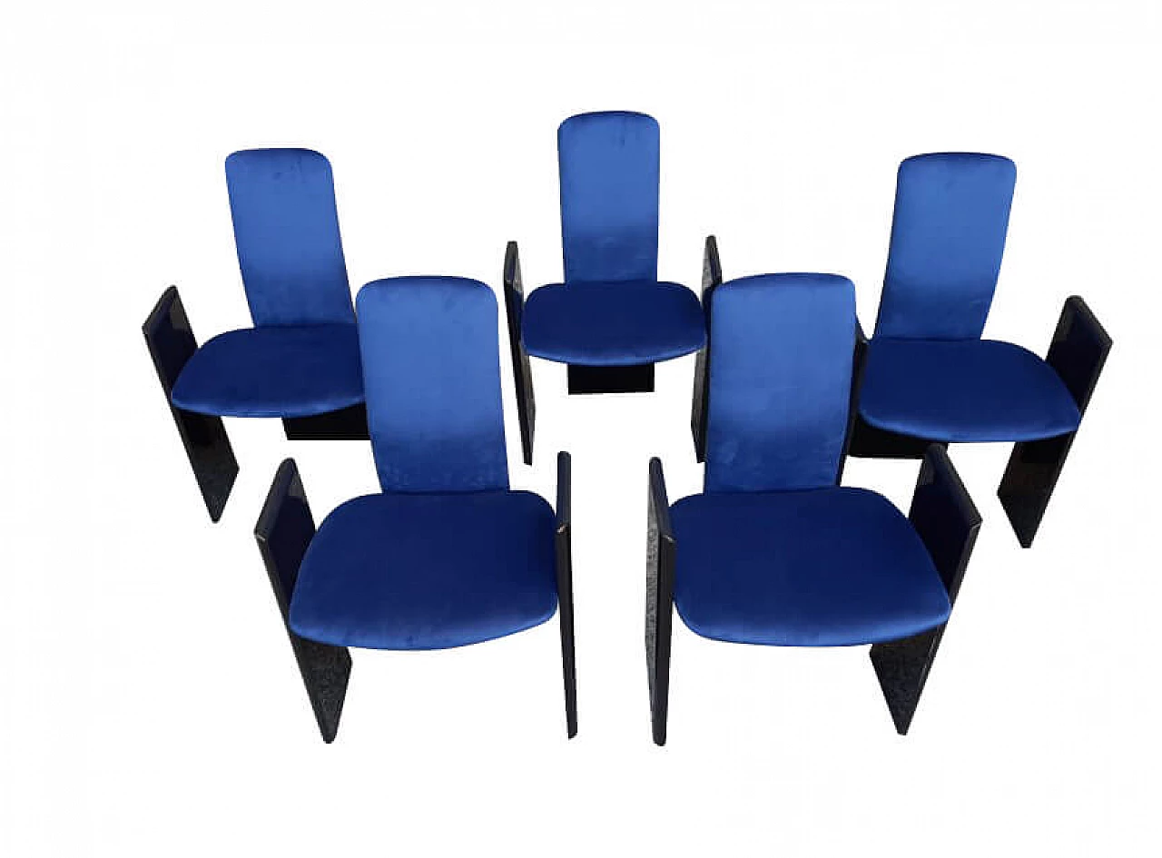 5 Chairs in black lacquered wood and electric blue velvet by Arflex, 60s 1262258
