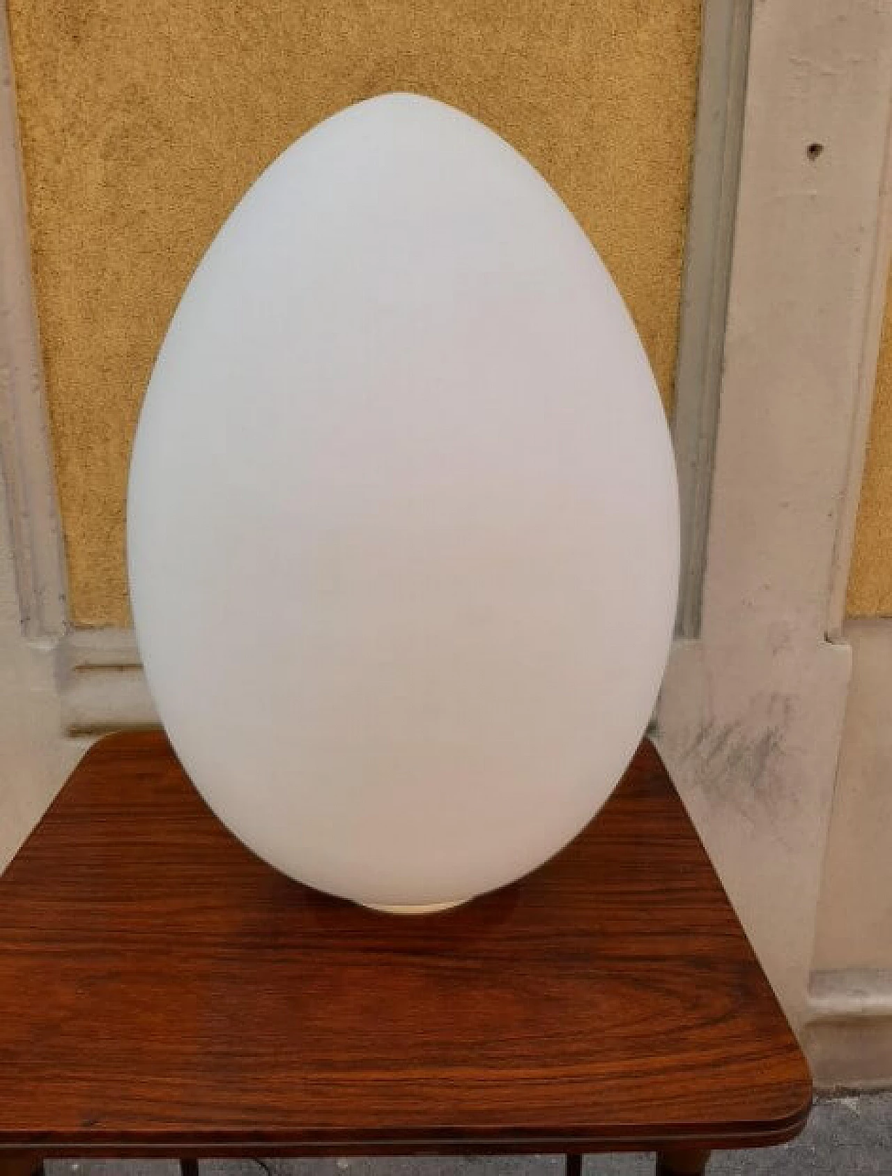 2646/1 table lamp in opaline glass and iron by Ben Swildens for Fontana Arte, 2000 1262263