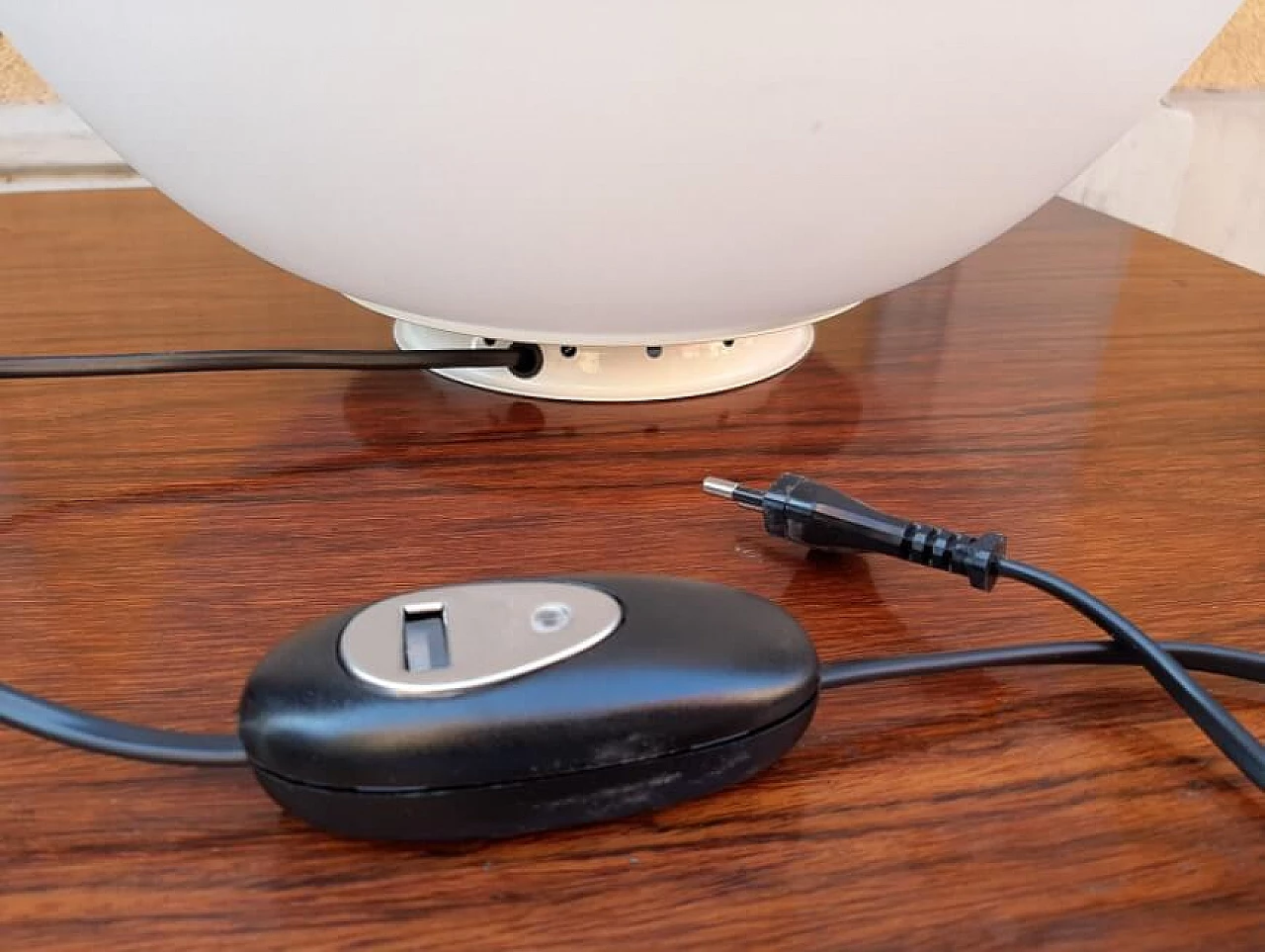 2646/1 table lamp in opaline glass and iron by Ben Swildens for Fontana Arte, 2000 1262266