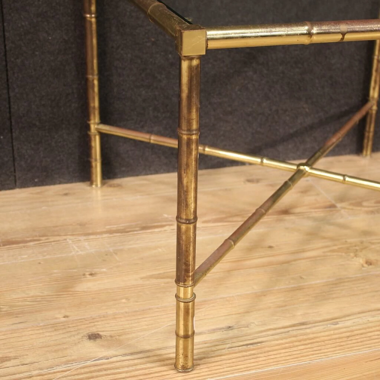 Tavolino in ottone dorato a imitazione del bambù, anni '60 1263374