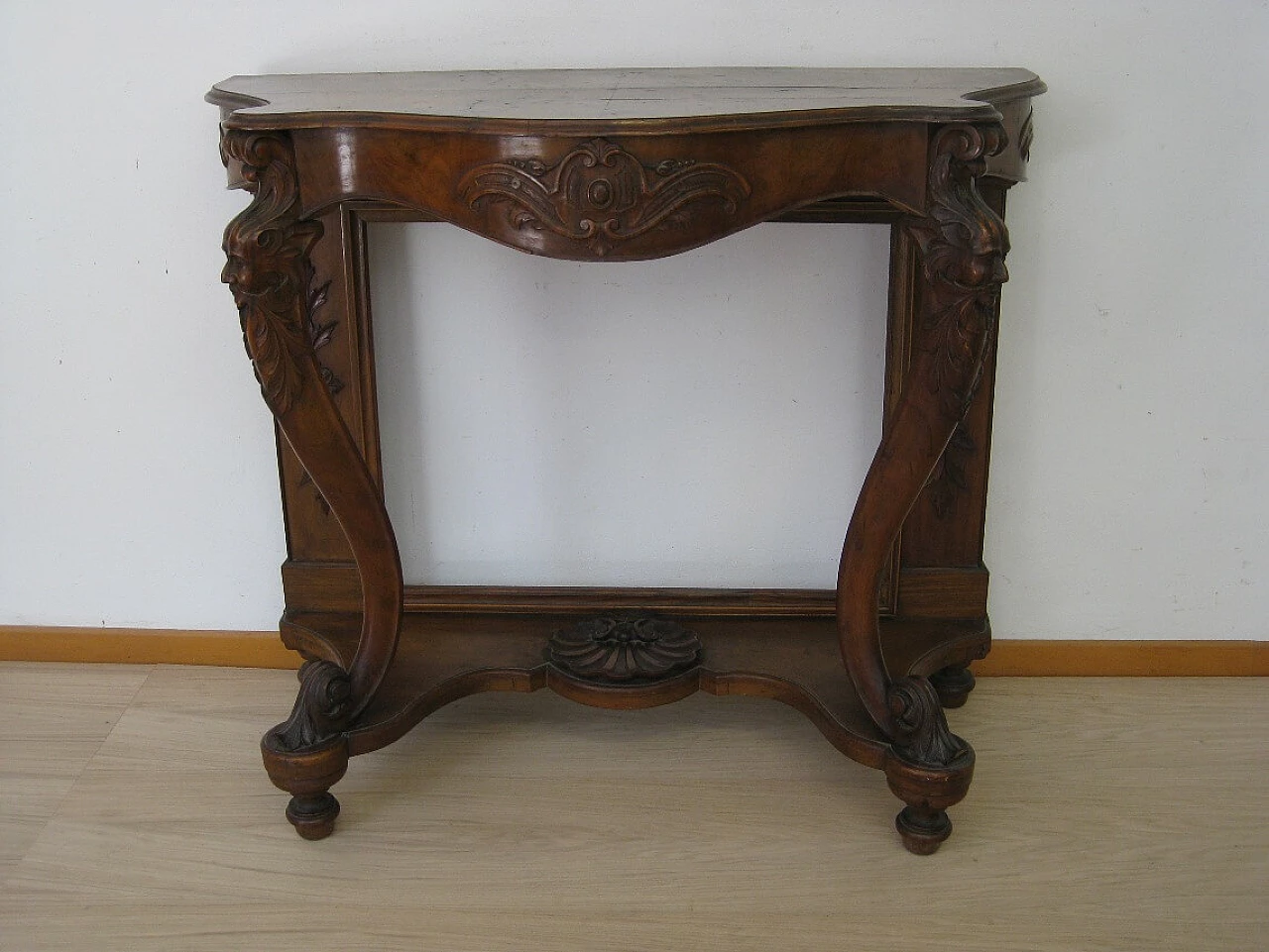 Carved walnut console table, late 19th century 1263442