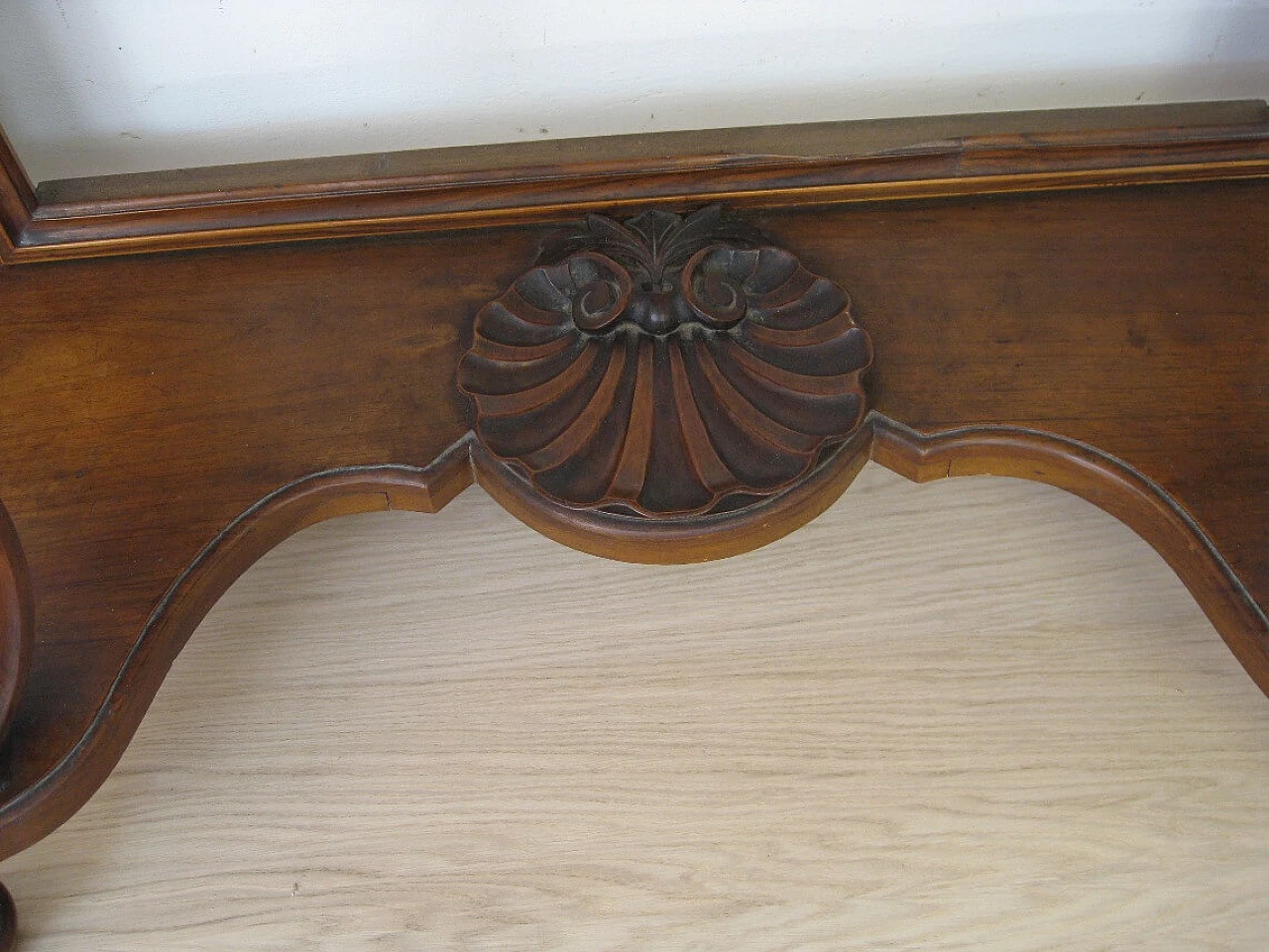 Carved walnut console table, late 19th century 1263445