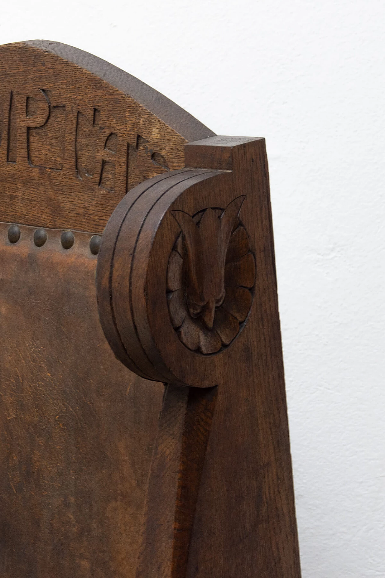 Throne chair on wheels in medieval revival style, late 19th century 1263774