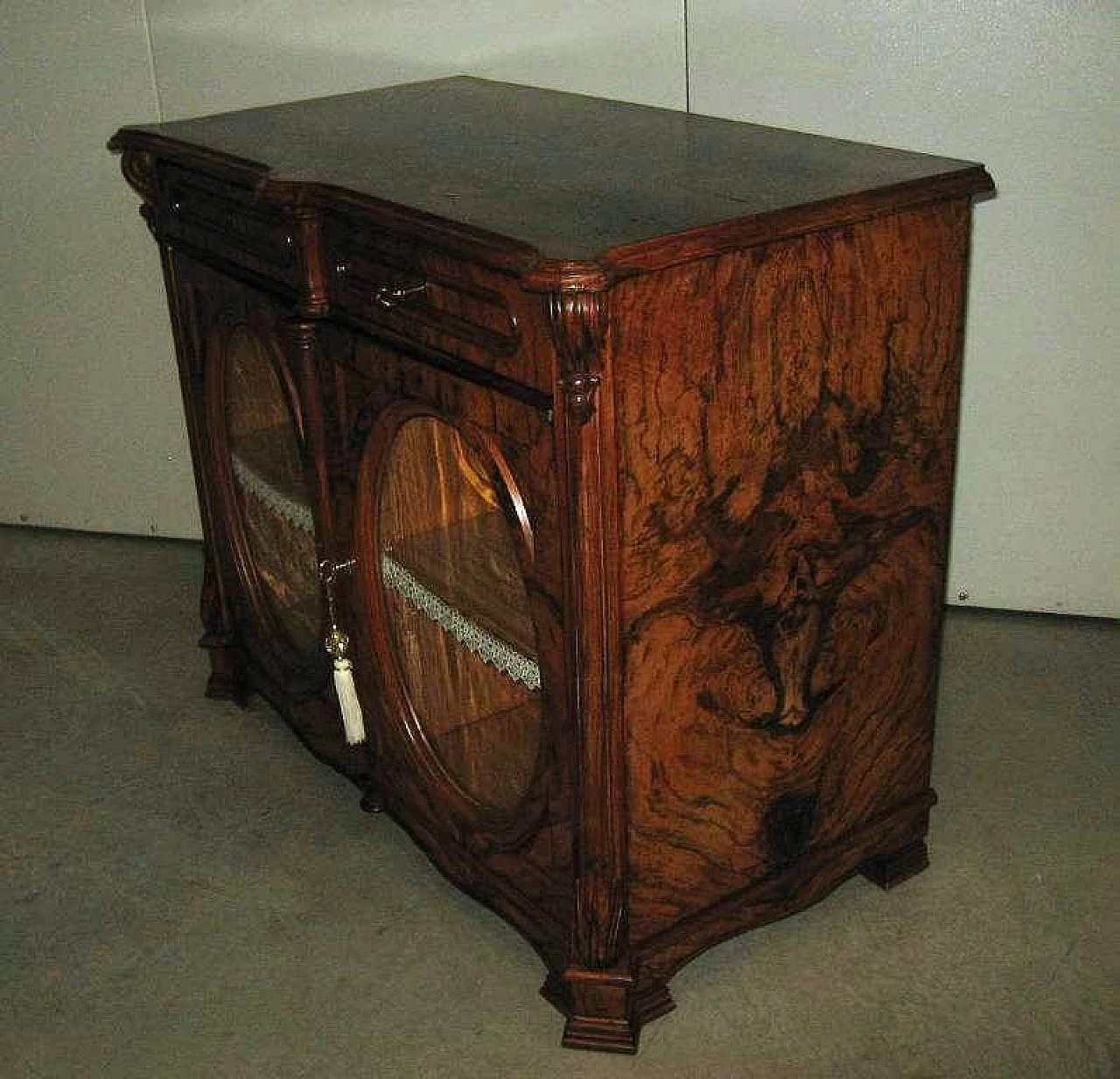 Sideboard in flamed walnut-root, late 19th century 1264005