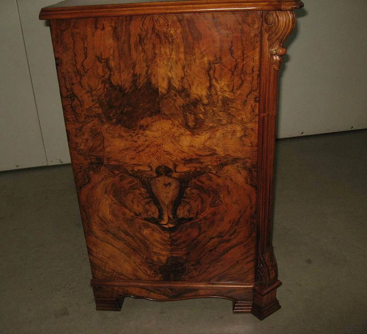 Sideboard in flamed walnut-root, late 19th century 1264009