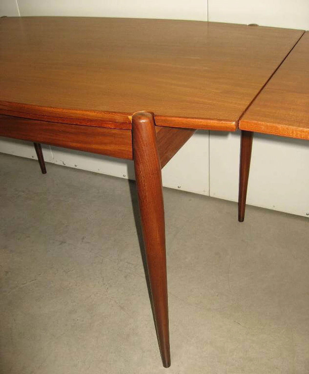 Tavolo allungabile impiallacciato in teak, anni '60 1264015