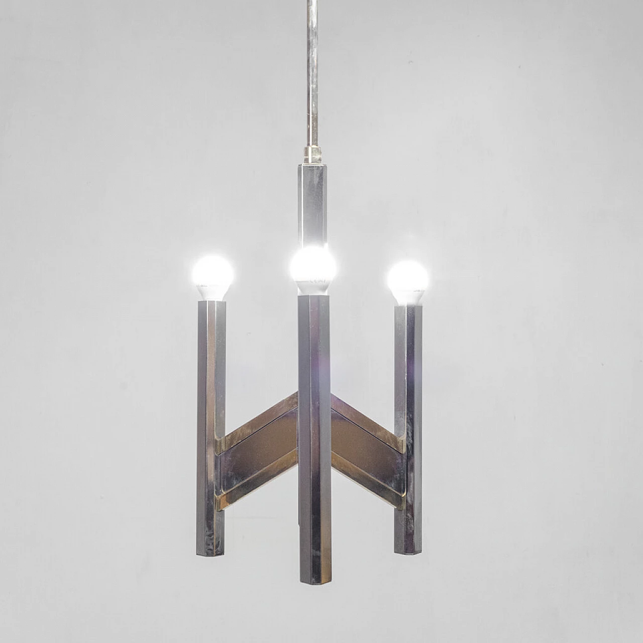 Chevron 3-light metal and brass chandelier by Sciolari, 70s 1264037