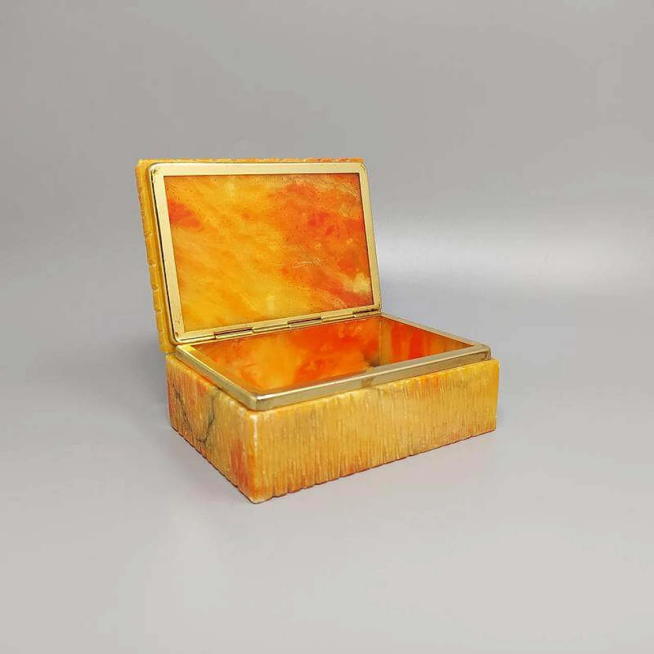 Salmon-coloured alabaster smoking set by Romano Bianchi, 60s 1264911