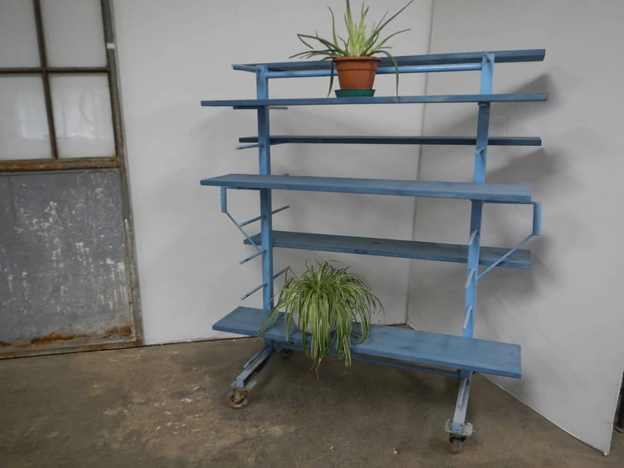 Industrial trolley with fir shelves, 70s 1264964
