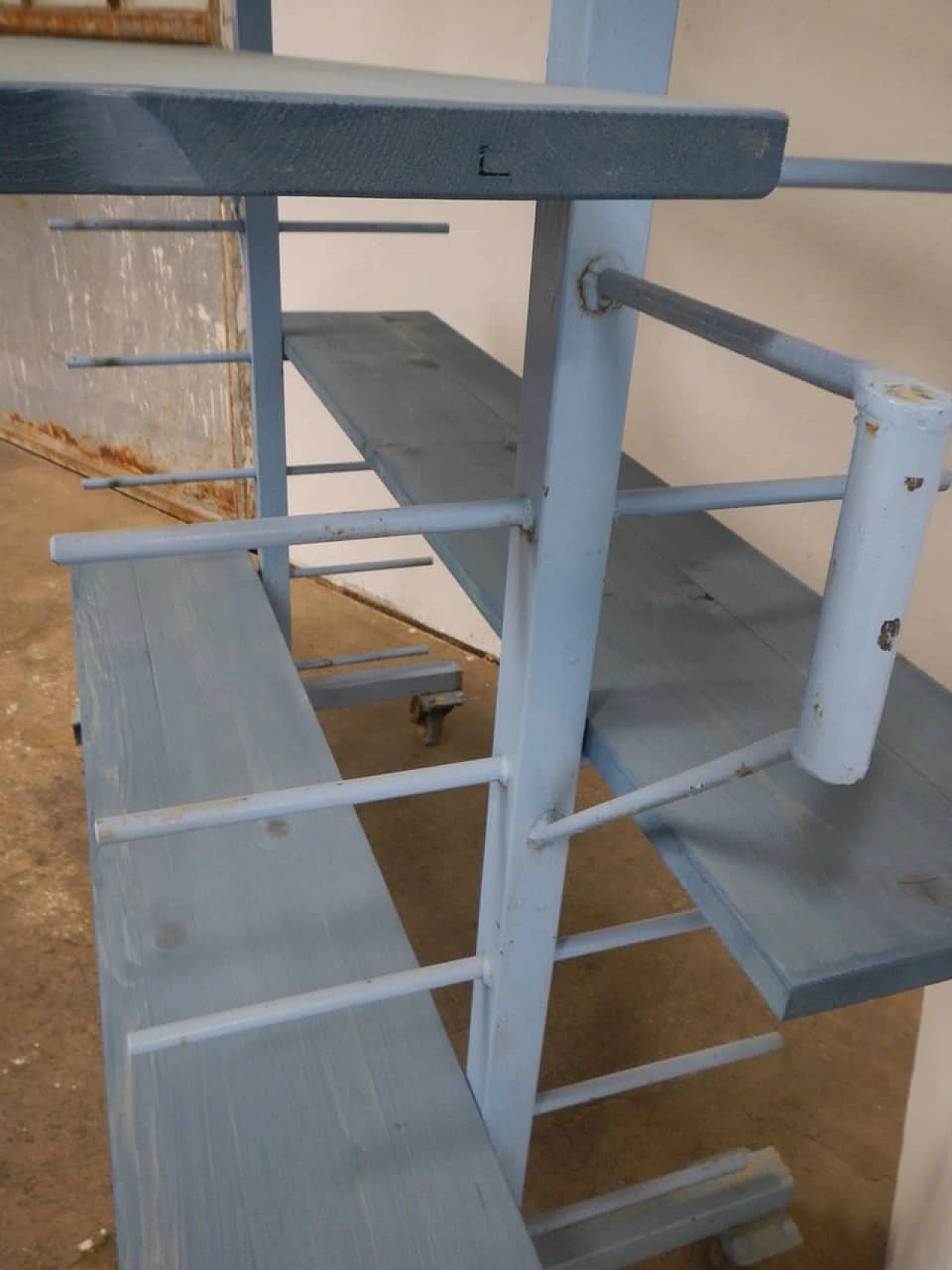 Industrial trolley with fir shelves, 70s 1264968