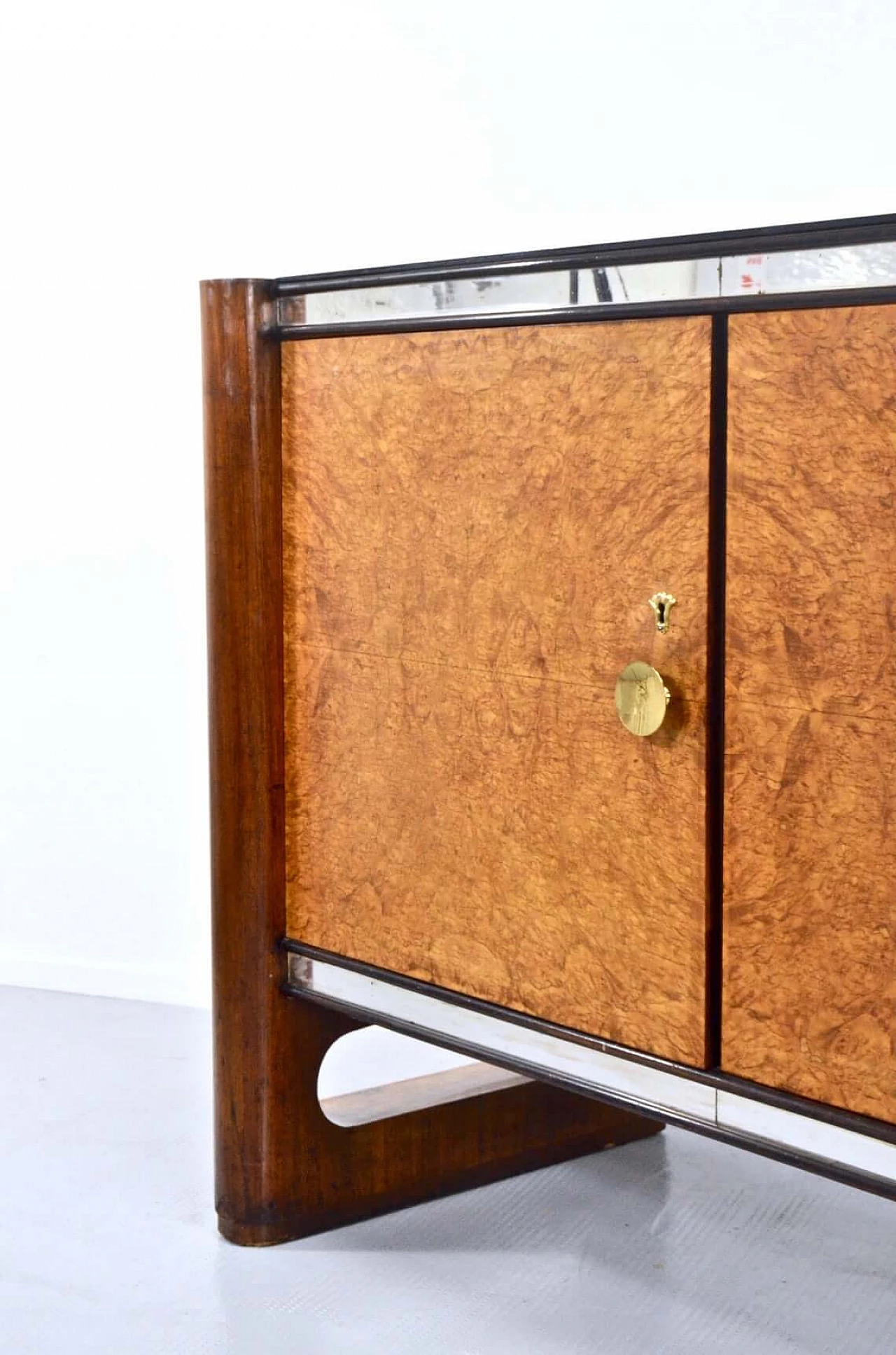 Sideboard in walnut burl, mohogany and brass with glass top by La Permanente Mobili Cantù, 50s 1265823