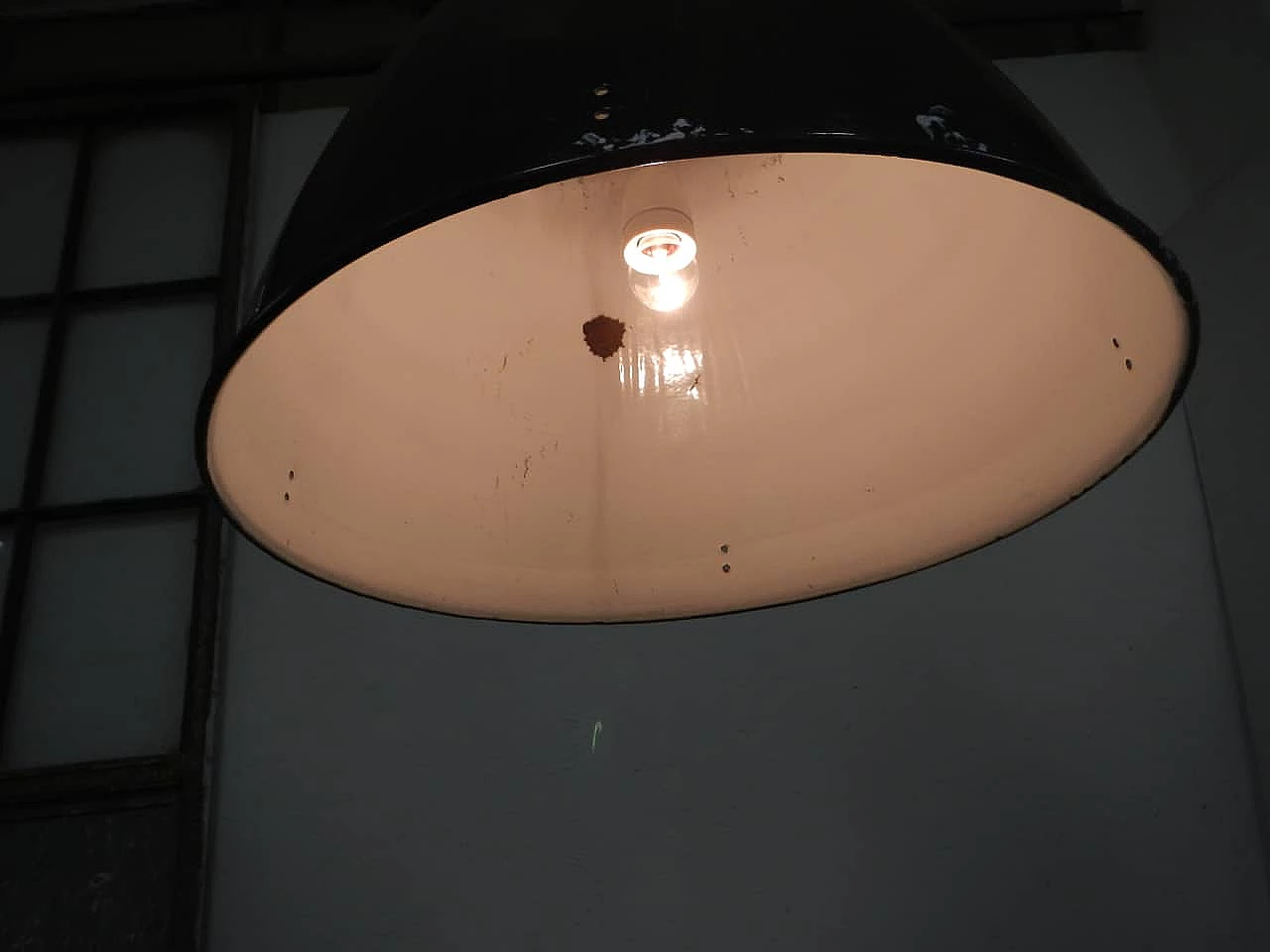 Industrial enameled metal and ceramic lamp, 1960s 1267003