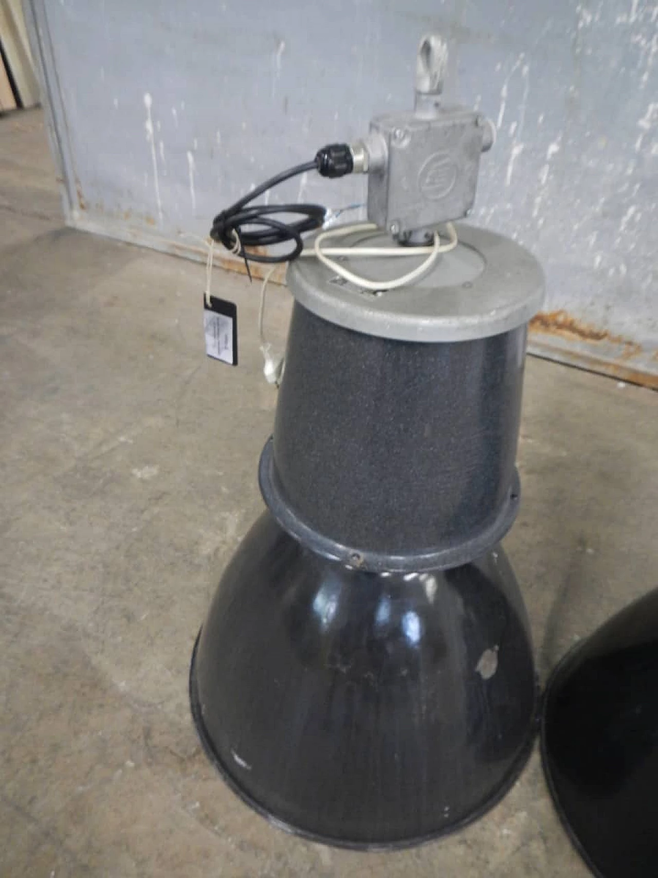 Industrial enameled metal and ceramic lamp, 1960s 1267004