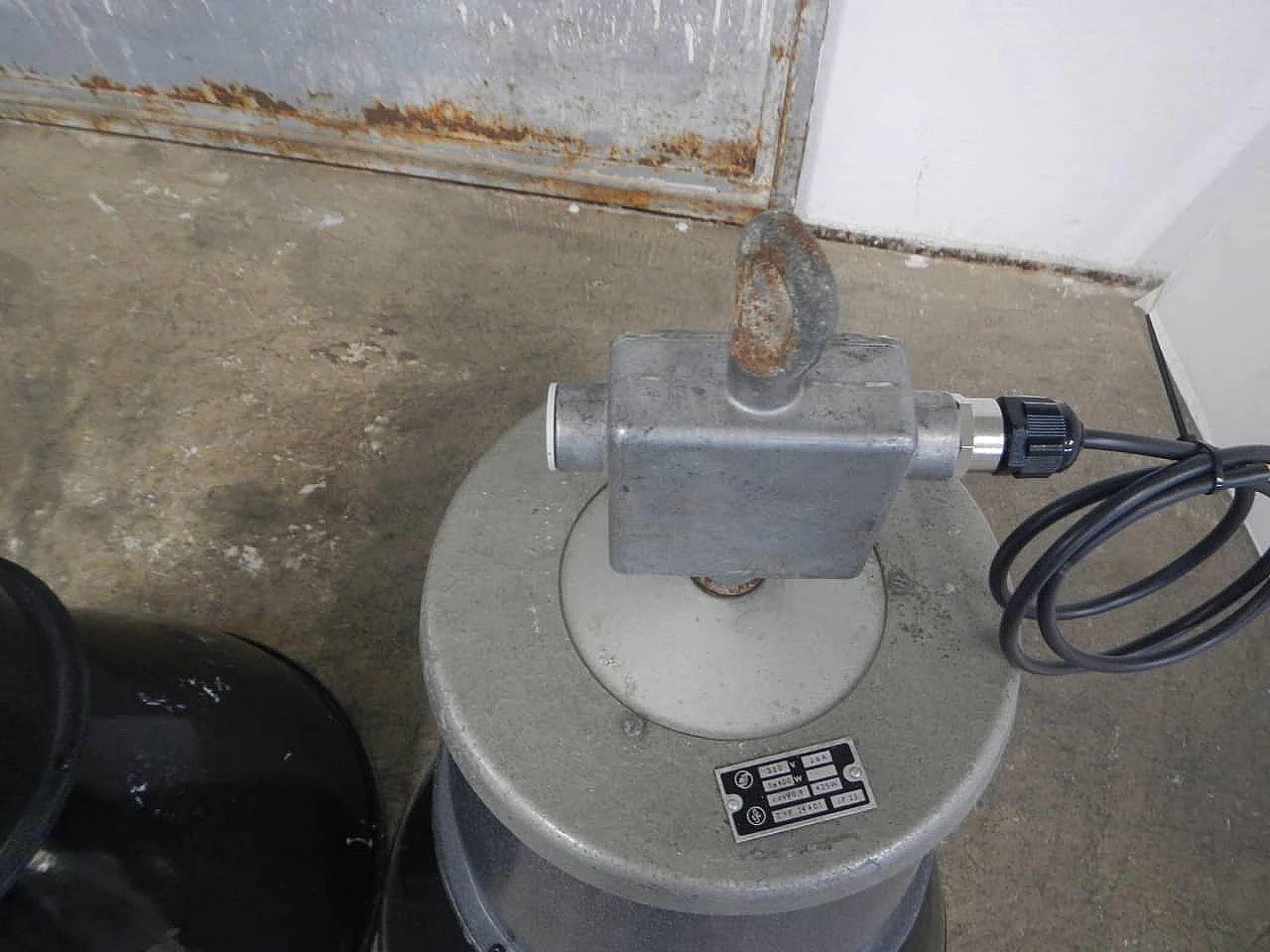 Industrial enameled metal and ceramic lamp, 1960s 1267006