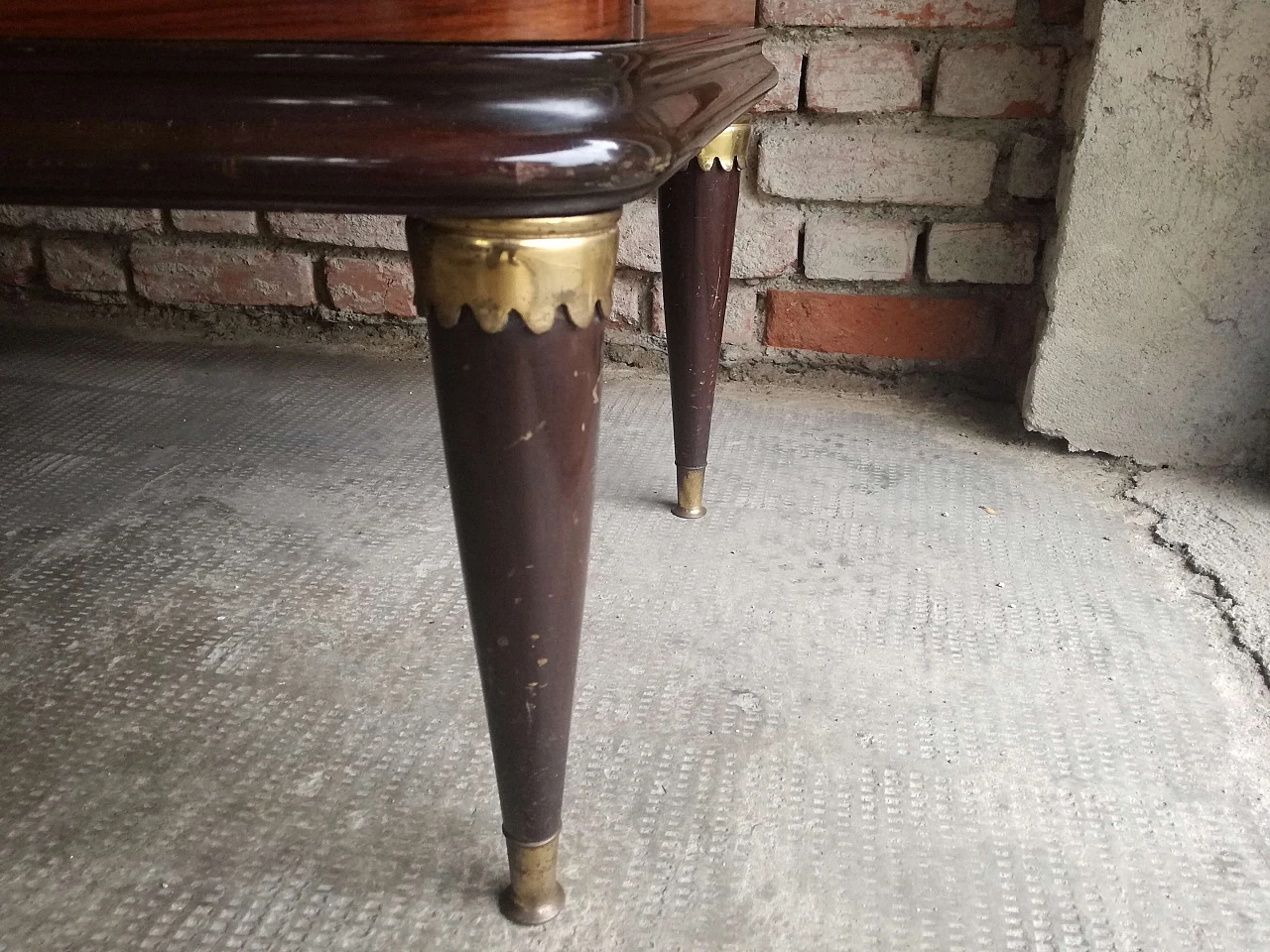 Sideboard in rosewood and brass with display case by Galleria del Mobile d'Arte Cantù, 50s 1267462