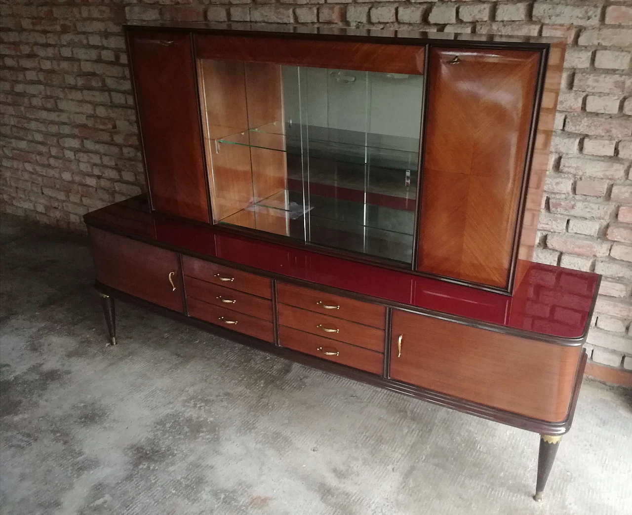 Credenza in palissandro e ottone con vetrina di Galleria del Mobile d'Arte Cantù, anni '50 1267468