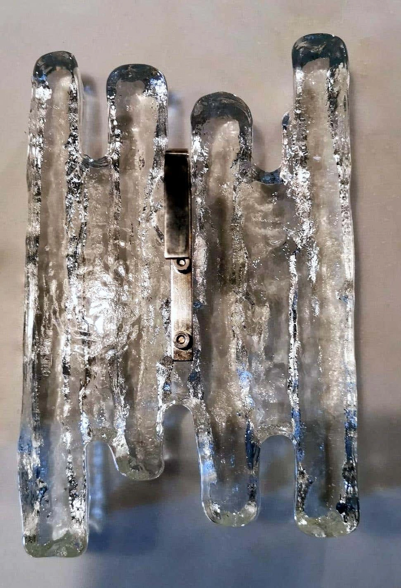 Coppia di appliques in vetro effetto ghiaccio di Murano e metallo di J.T. Kalmar per Kalmar, anni '60 1267535