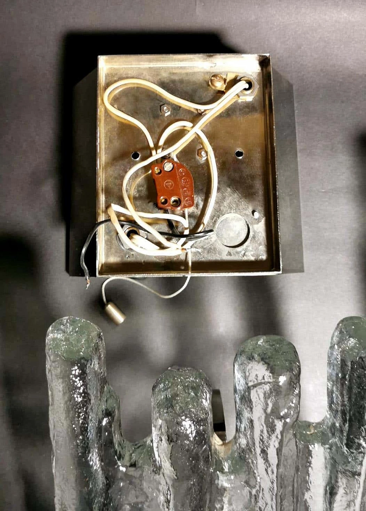 Coppia di appliques in vetro effetto ghiaccio di Murano e metallo di J.T. Kalmar per Kalmar, anni '60 1267539