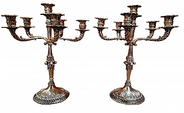 Coppia di candelieri a sei fiamme in argento, anni '20