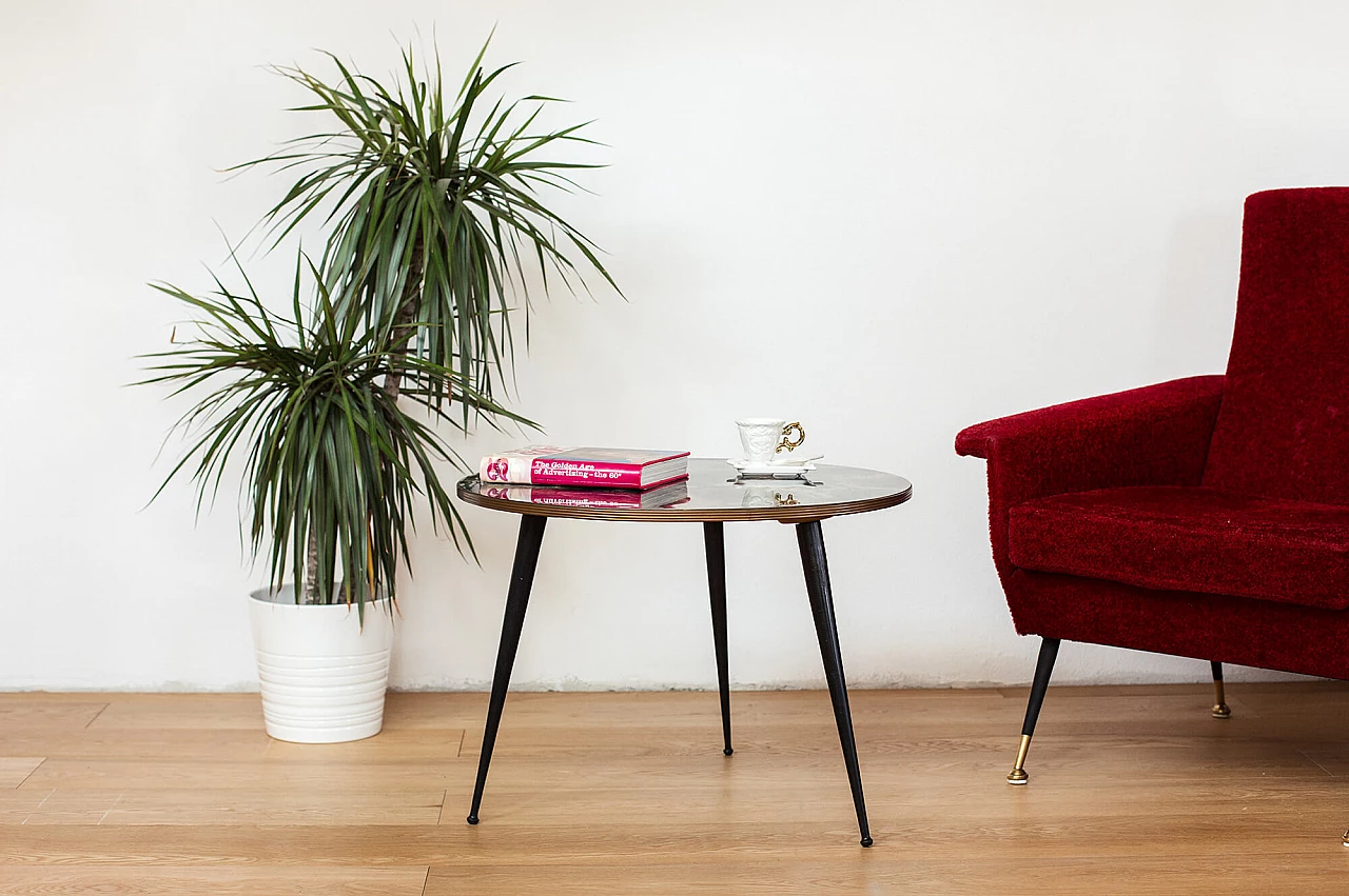 Tripod coffee table with round imitation marble top, 50s 1269117