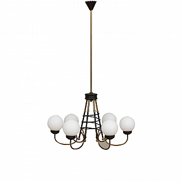 Lampadario in ottone, metallo verniciato e vetro opalino di Stilnovo, anni 60