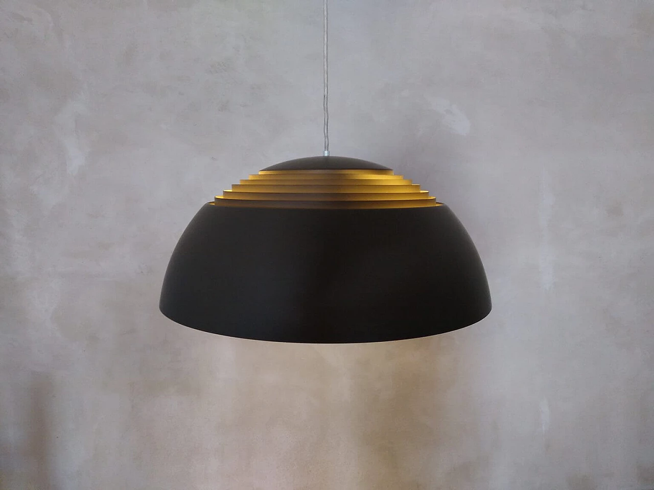 Lampada a sospensione di Arne Jacobsen per Louis Poulsen AJ Royal, anni '50 1269316