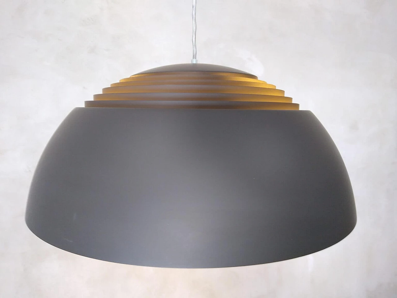 Lampada a sospensione di Arne Jacobsen per Louis Poulsen AJ Royal, anni '50 1269317