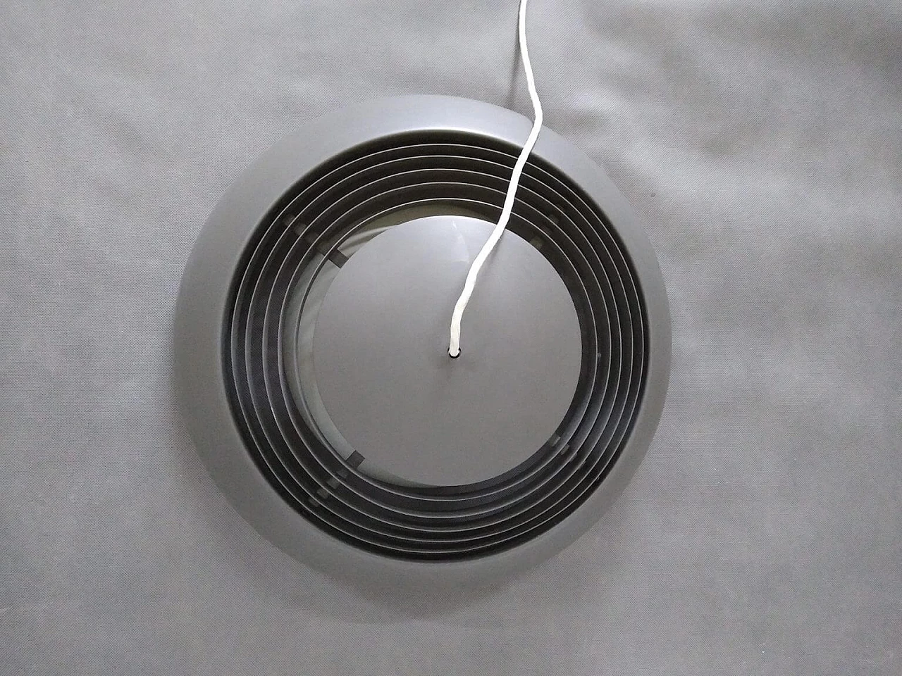 Lampada a sospensione di Arne Jacobsen per Louis Poulsen AJ Royal, anni '50 1269320