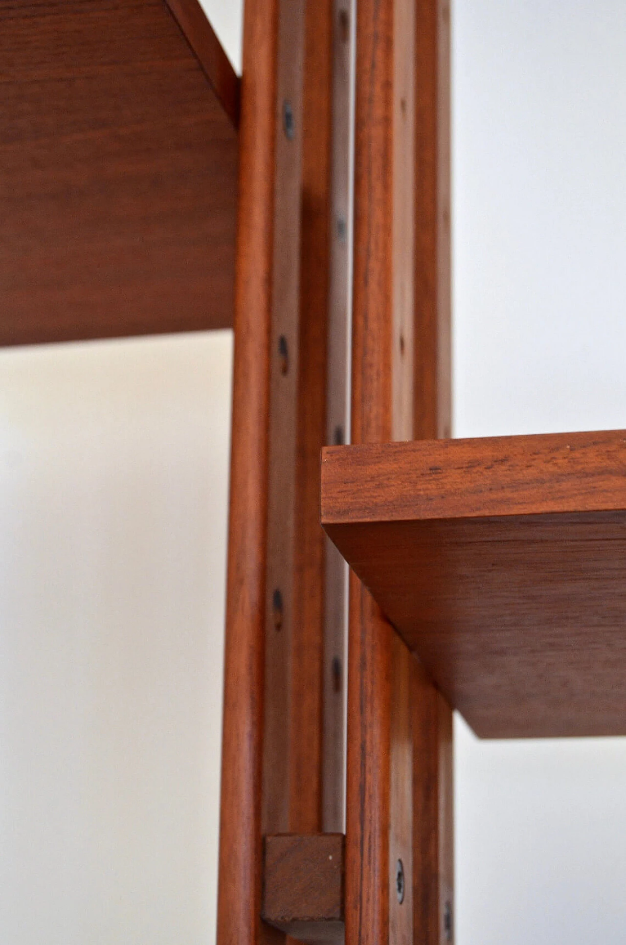 Floor-to-ceiling Infinito bookcase in teak by Franco Albini for Poggi, 50s 1270686