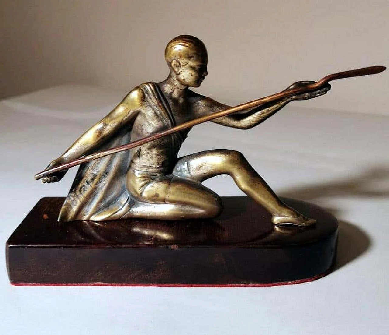 Statuetta Art Deco raffigurante una giovane ginnasta in bronzo e legno, anni '20 1271803