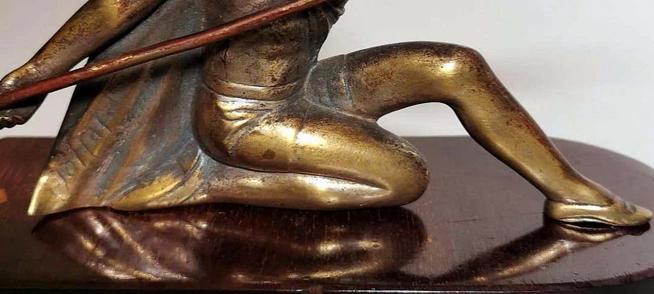 Statuetta Art Deco raffigurante una giovane ginnasta in bronzo e legno, anni '20 1271810