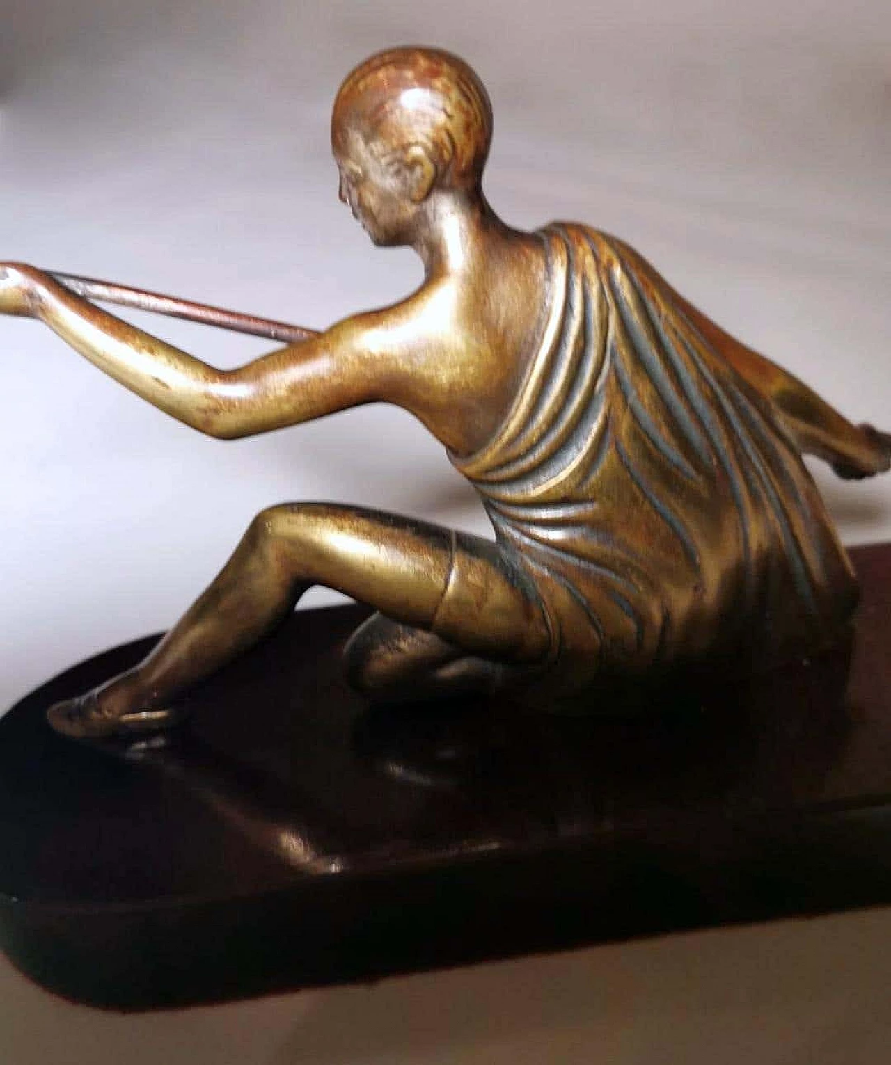 Statuetta Art Deco raffigurante una giovane ginnasta in bronzo e legno, anni '20 1271812