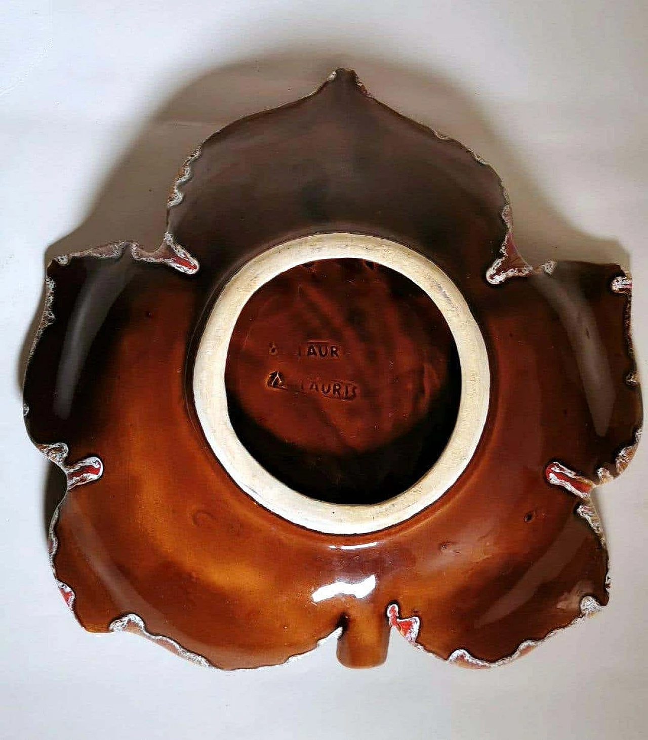 Centrotavola a forma di foglia in ceramica colorata di Vallauris, anni '40 1271995