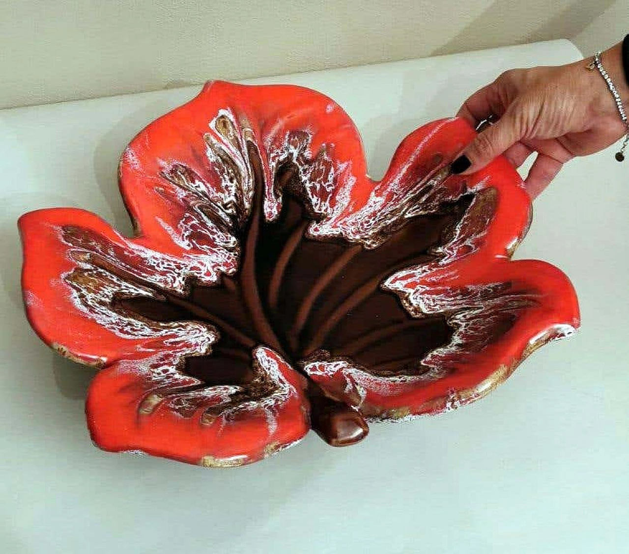 Centrotavola a forma di foglia in ceramica colorata di Vallauris, anni '40 1271998