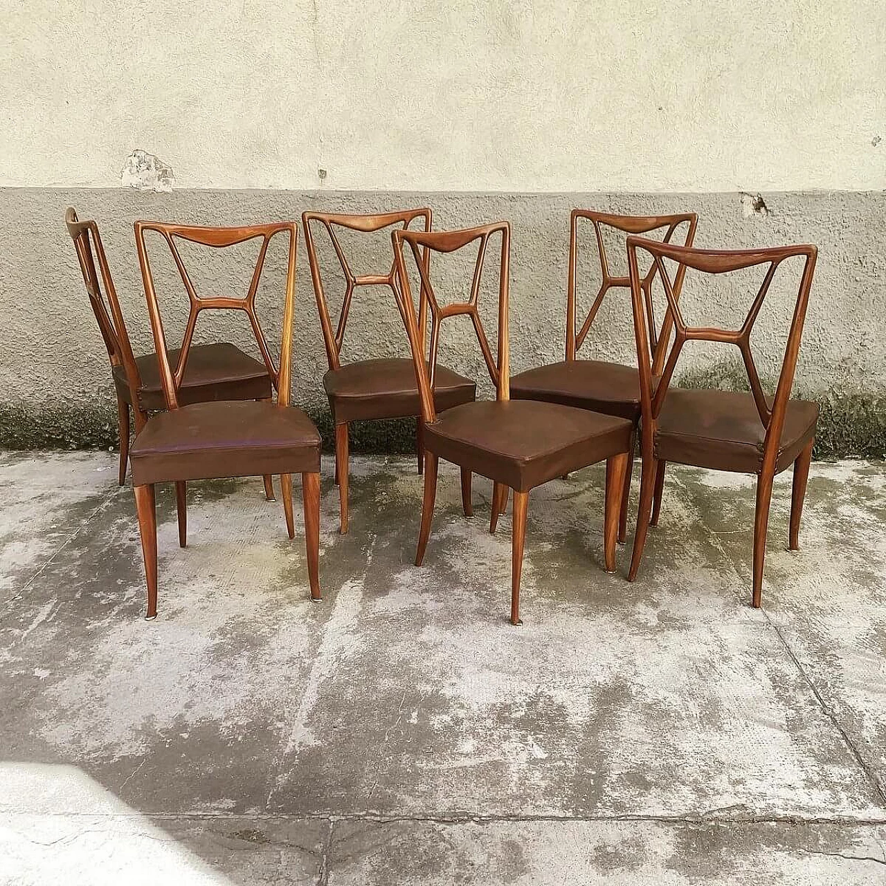 6 Chairs in the style of Paolo Buffa in walnut, skai and brass, 50s 1274465