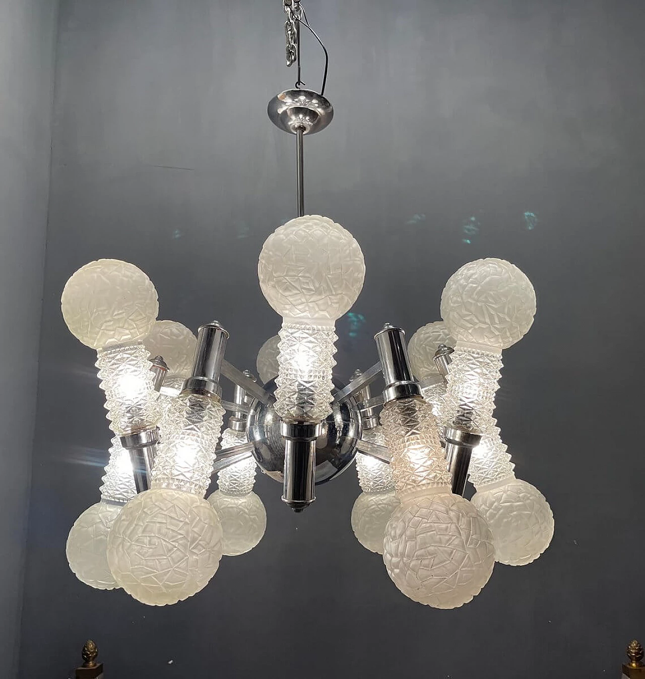 Lampadario Sputnik in vetro con struttura cromata, anni '70 1274489